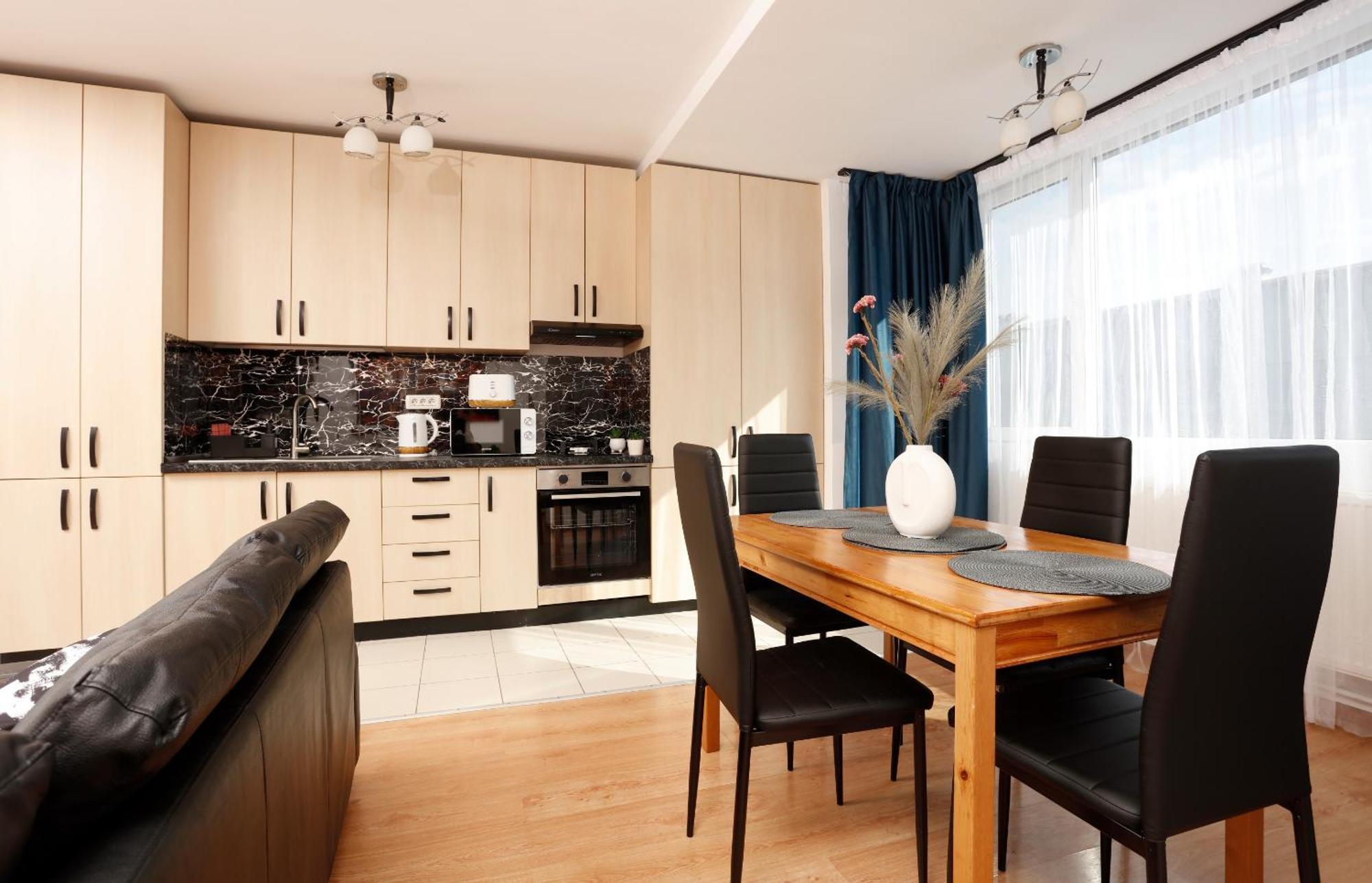 Enchanting Retreat - Historic Old Town - Pet-Friendly Haven - Steps From Unirii Bukarest Exteriör bild