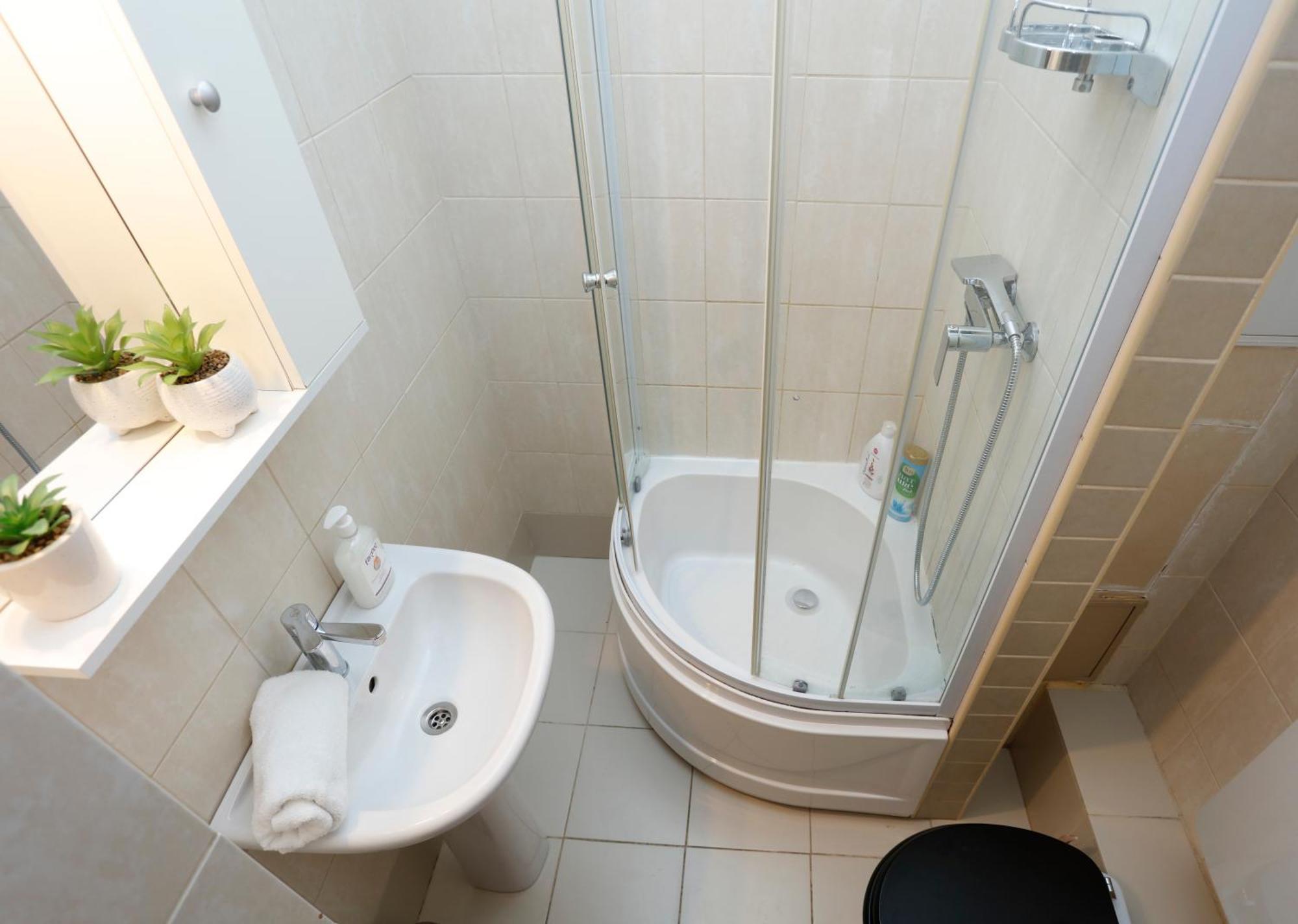 Enchanting Retreat - Historic Old Town - Pet-Friendly Haven - Steps From Unirii Bukarest Exteriör bild