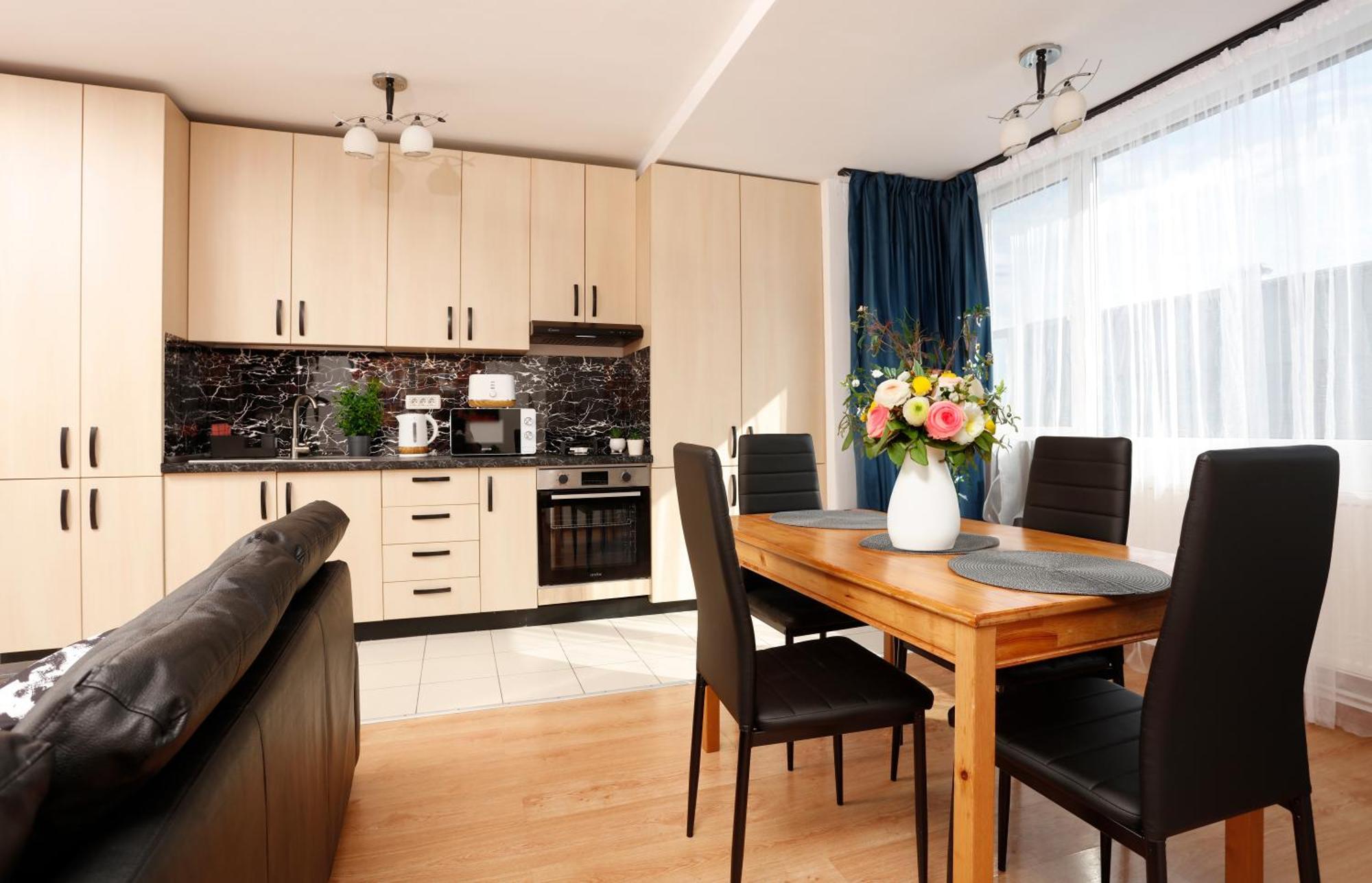Enchanting Retreat - Historic Old Town - Pet-Friendly Haven - Steps From Unirii Bukarest Exteriör bild
