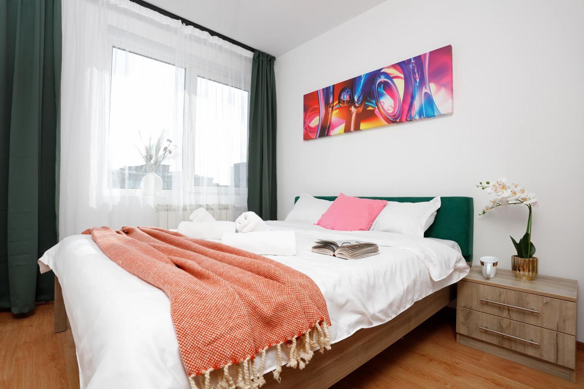 Enchanting Retreat - Historic Old Town - Pet-Friendly Haven - Steps From Unirii Bukarest Exteriör bild