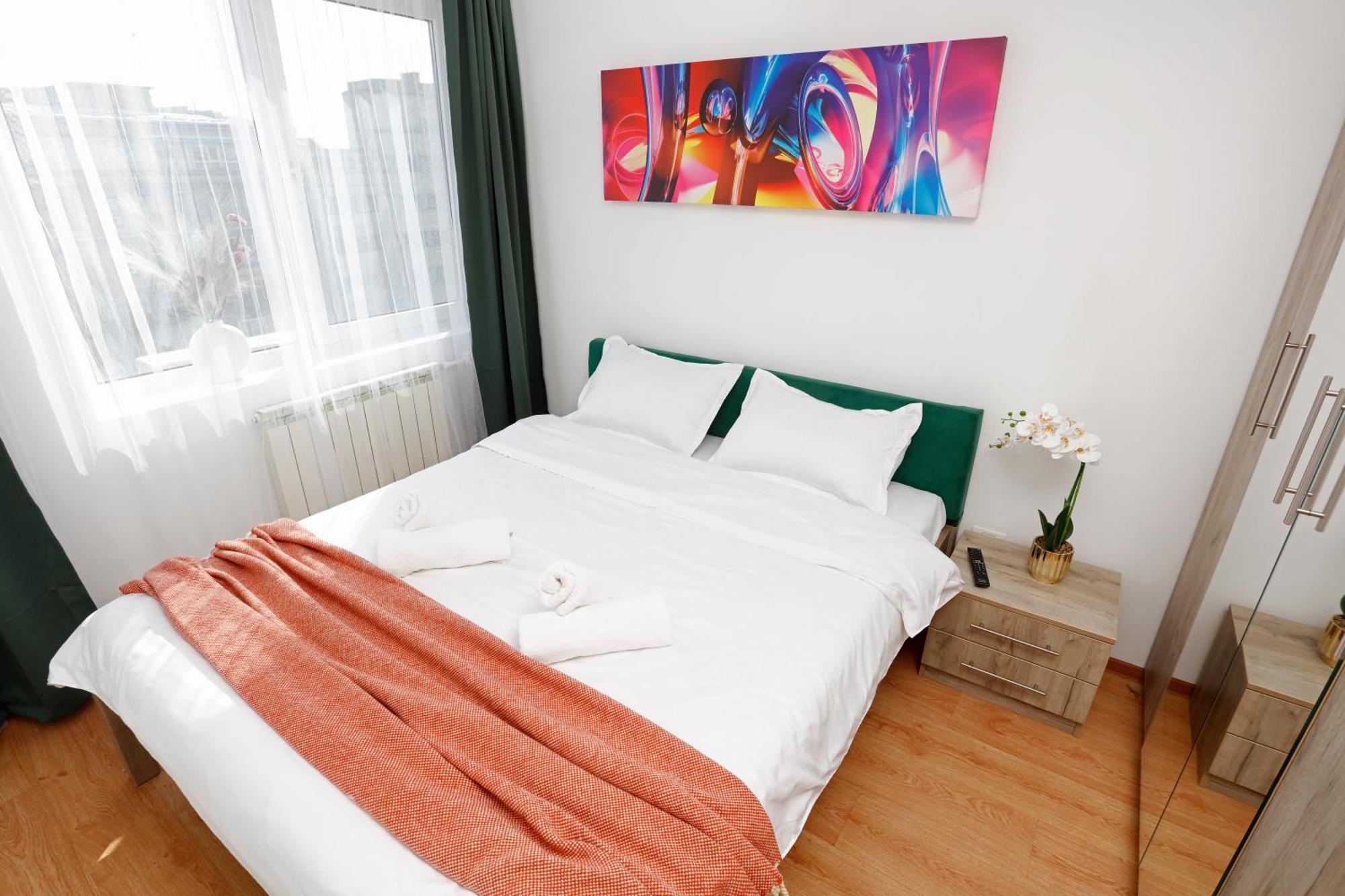 Enchanting Retreat - Historic Old Town - Pet-Friendly Haven - Steps From Unirii Bukarest Exteriör bild